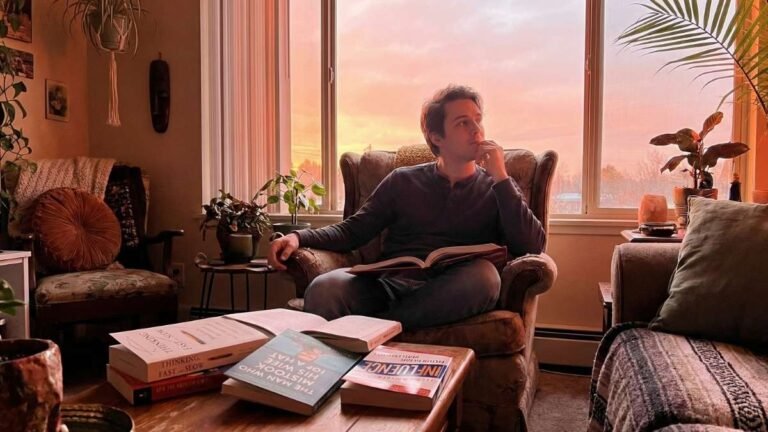 16 Mind-Bending Psychology Books That Explain Why You Do What You Do (Finally)