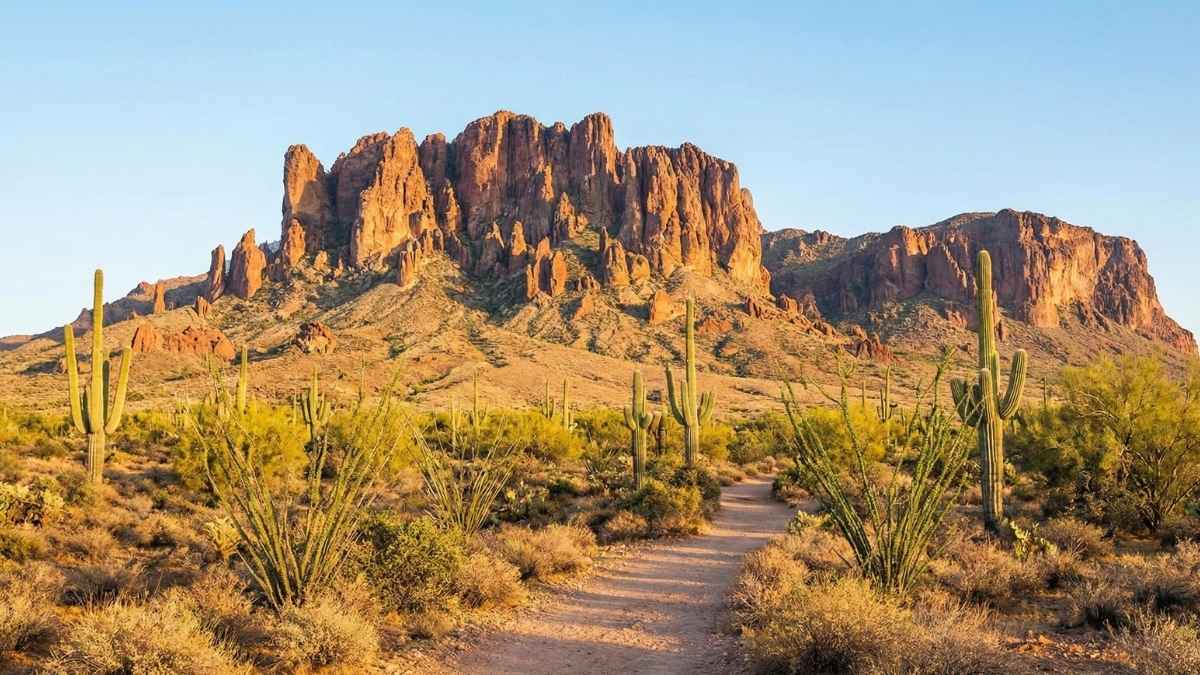 Superstition Mountains (Arizona)