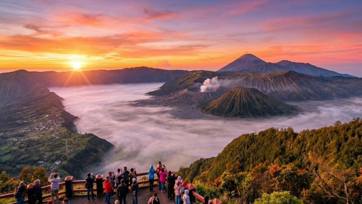 15 Sunrise Hikes That Changed People's Lives (According to 1,000 Hikers)