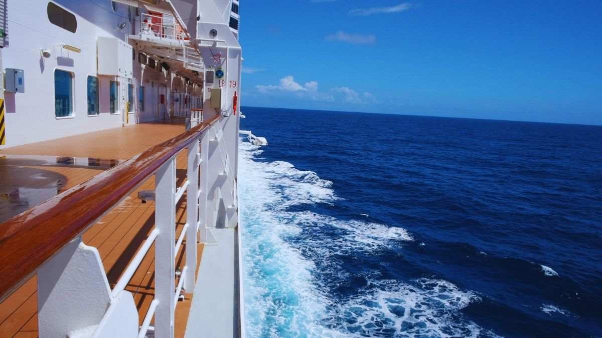 Neglecting the Deck Plan Proximity