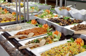 Seasoned Cruisers Are Laughing at You 15 Buffet Mistakes That Scream 'First Timer