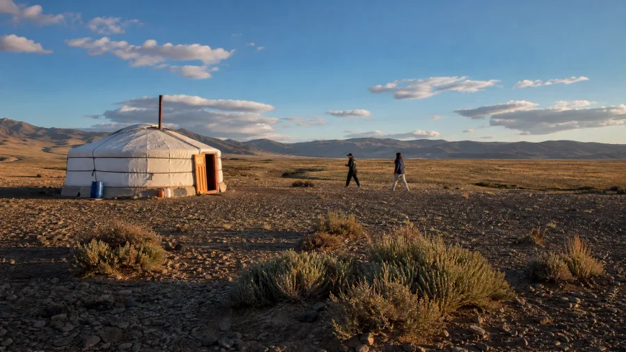 Wander Gobi Desert Nomadic Steppes