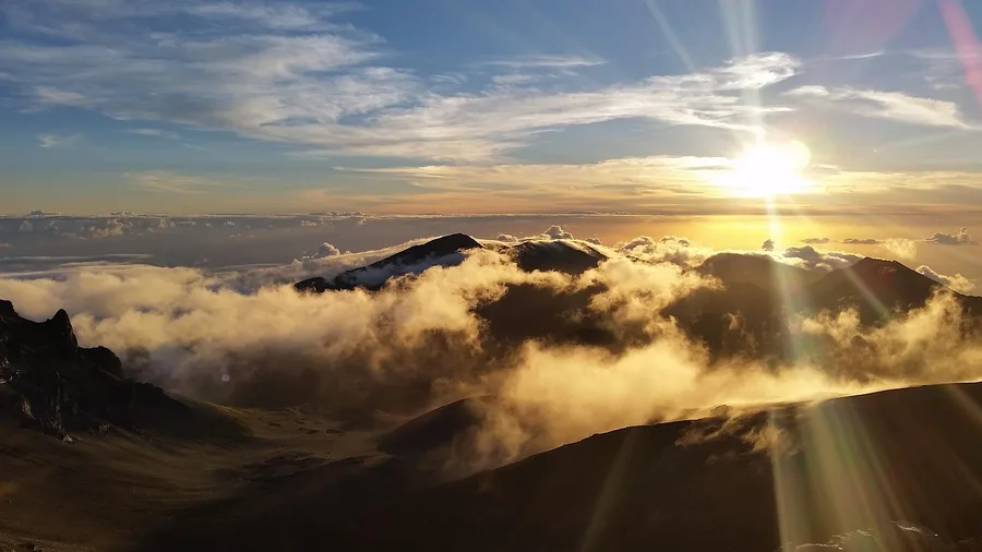 Haleakala, Hawaii: Above the Clouds at Dusk