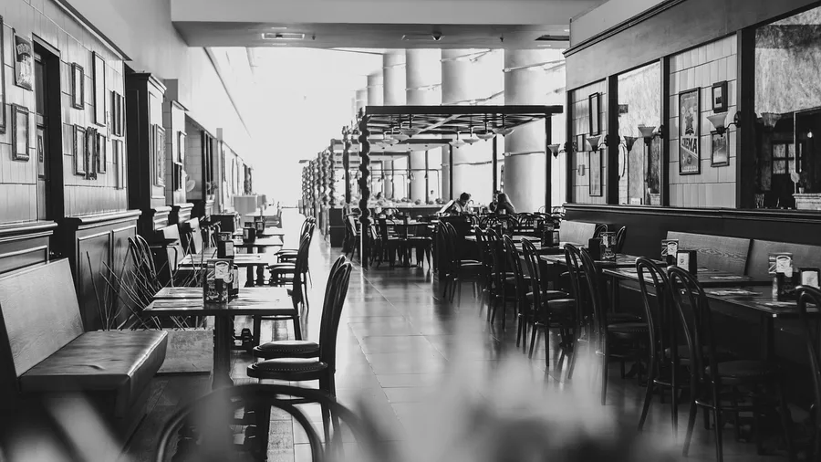 Post-Security Food Is Not Always More Expensive