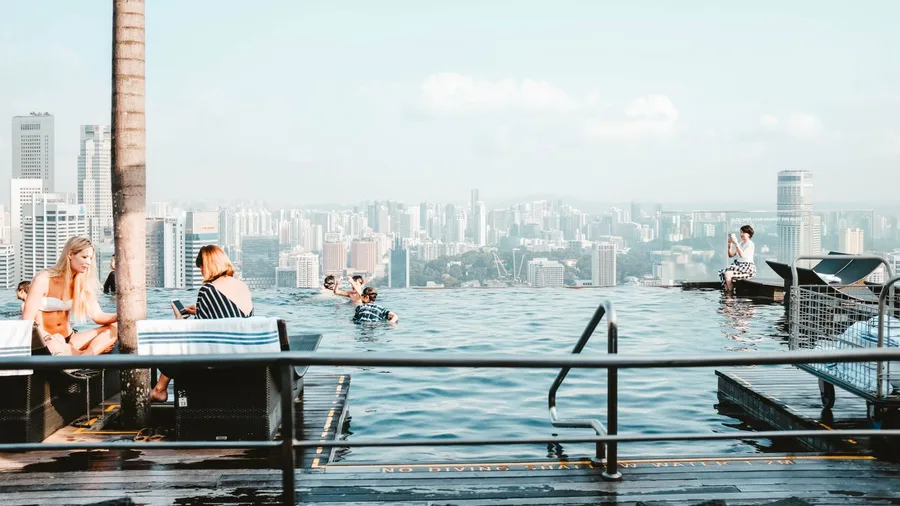 Expat Social Life Can Stay Entirely in a Bubble