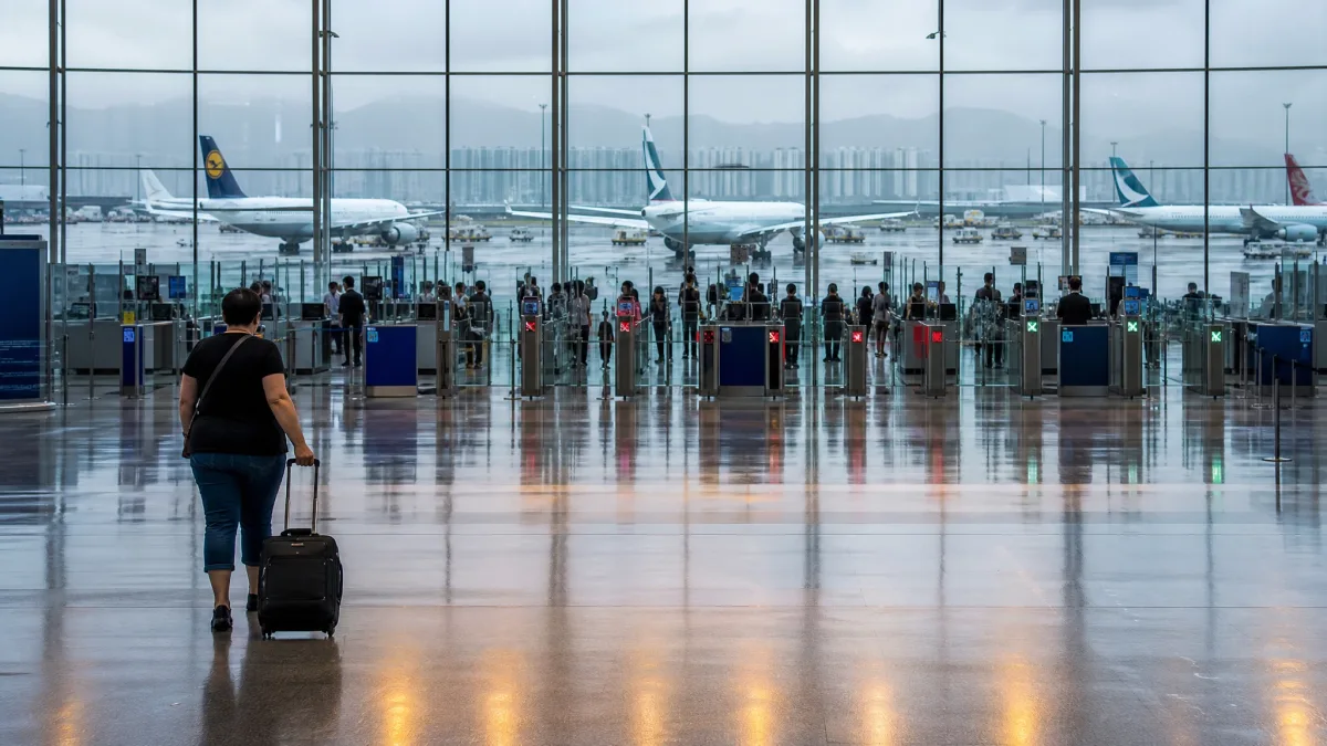 10 Airport Secrets Frequent Flyers Won’t Tell You